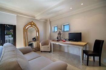 Guest house Rouge On Rose Boutique Cape Town